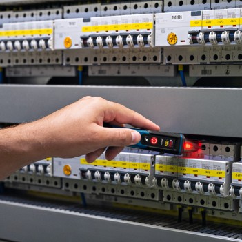 Berührungsloser Spannungsprüfer GVD 1000-17 Professional Bosch