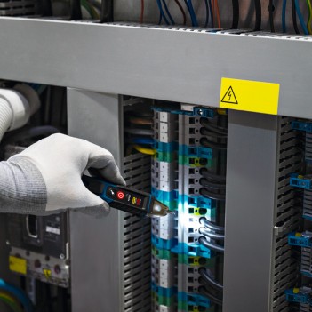 Berührungsloser Spannungsprüfer GVD 1000-17 Professional Bosch