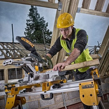 Scie à onglets radiale XR 18V 184 mm DCS365N-XJ DeWalt