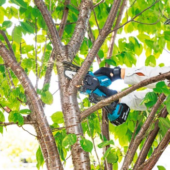 Akku-Astsäge 18V LXT DUC101RX06 + 2 Akkus und Ladegerät Makita