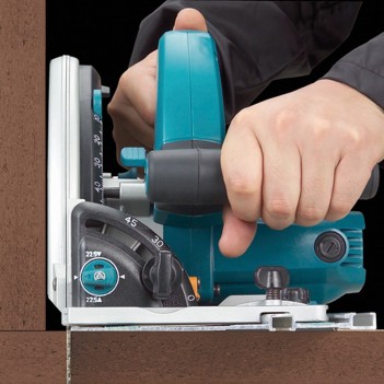 Scie circulaire plongeante 55 mm - Ø 165 mm Makita SP6000J