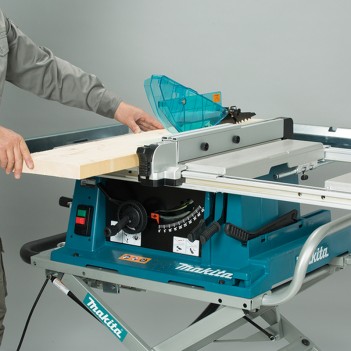 Scie circulaire à table Ø 260/30 mm 2704N Makita